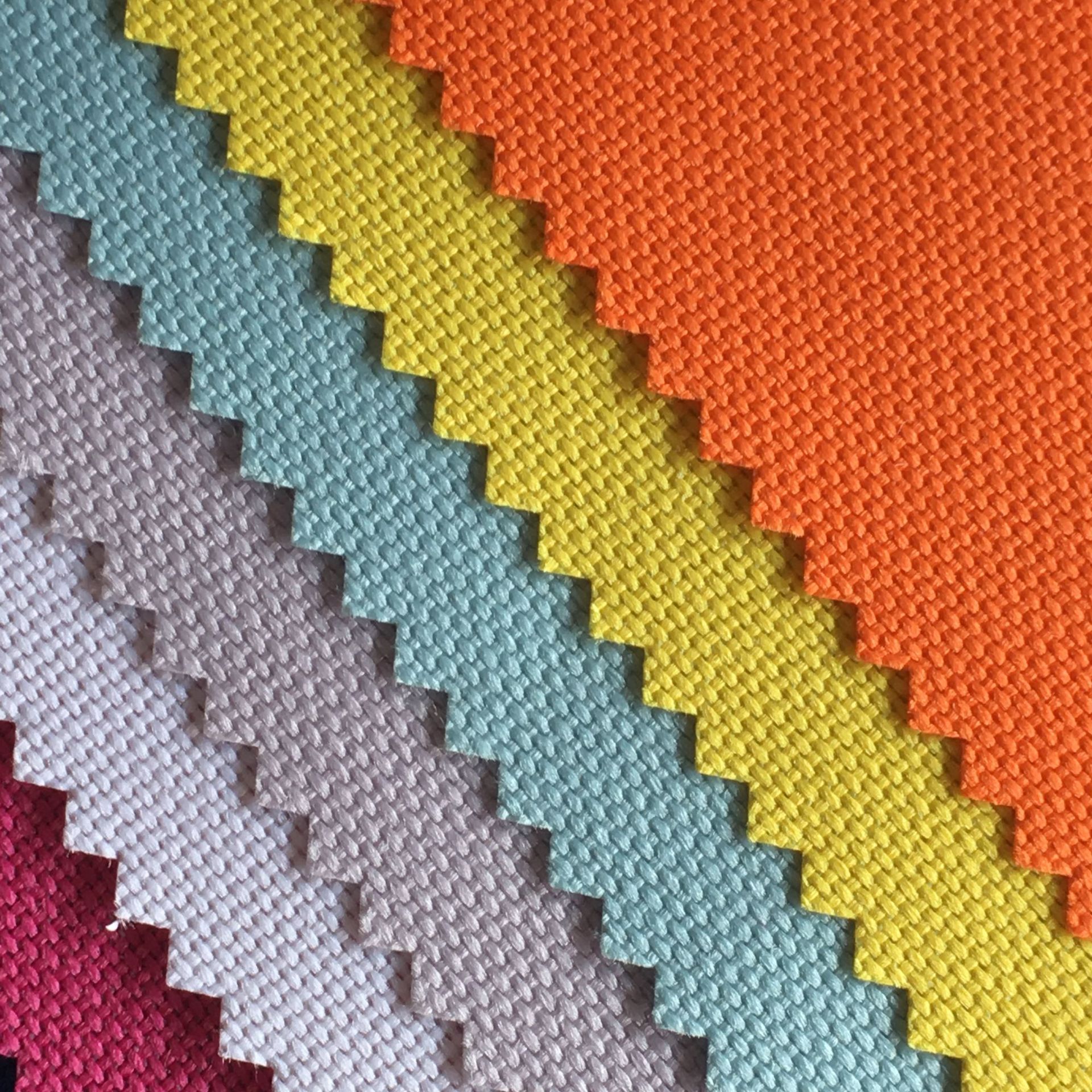 厂家直销600dpu牛津布9*6箱包手袋户外用品面料抗拉耐磨环保布料