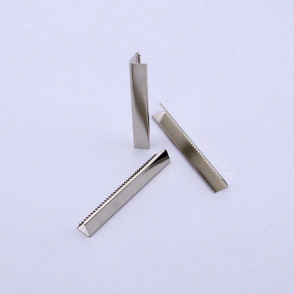 厂家直销55*7mm多齿边夹牙夹 金属织带尾夹 衣领夹 五金箱包配件