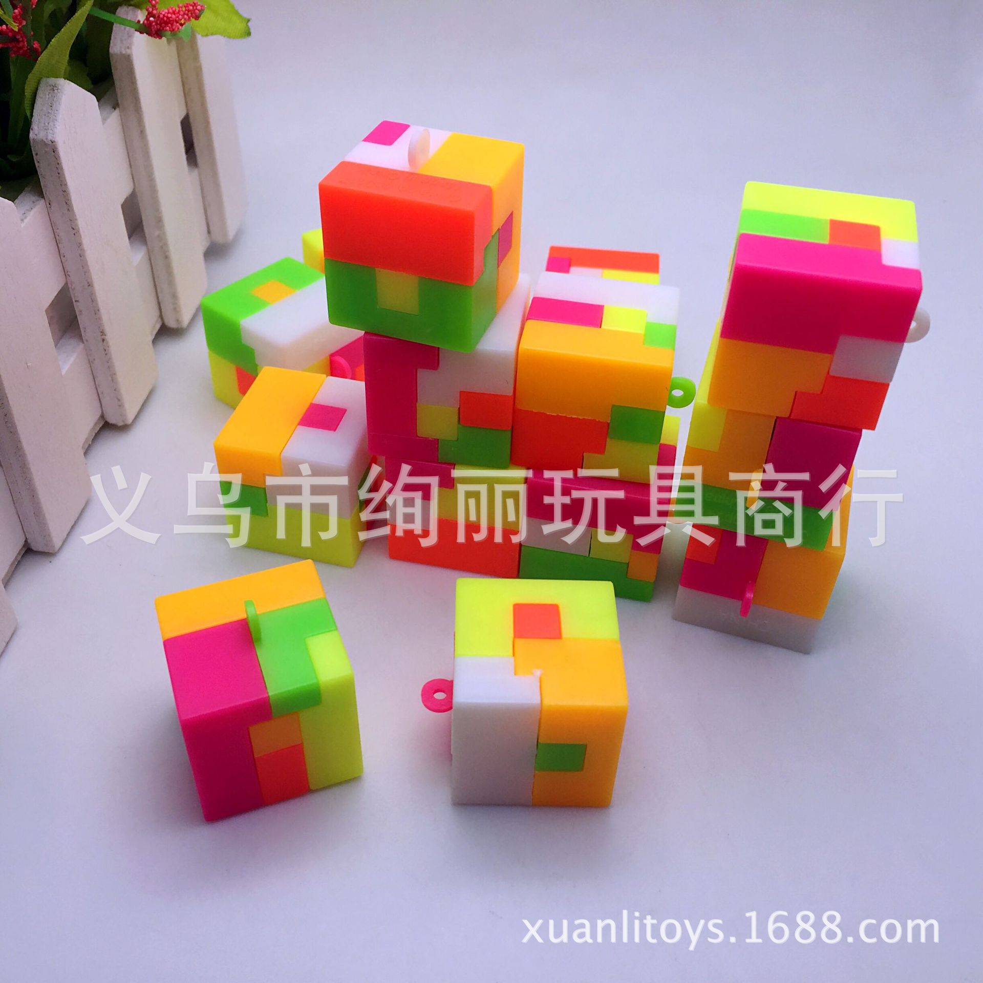 儿童益智早教玩具 正方形拼图 可拆装 促销礼品 拼插积木玩具