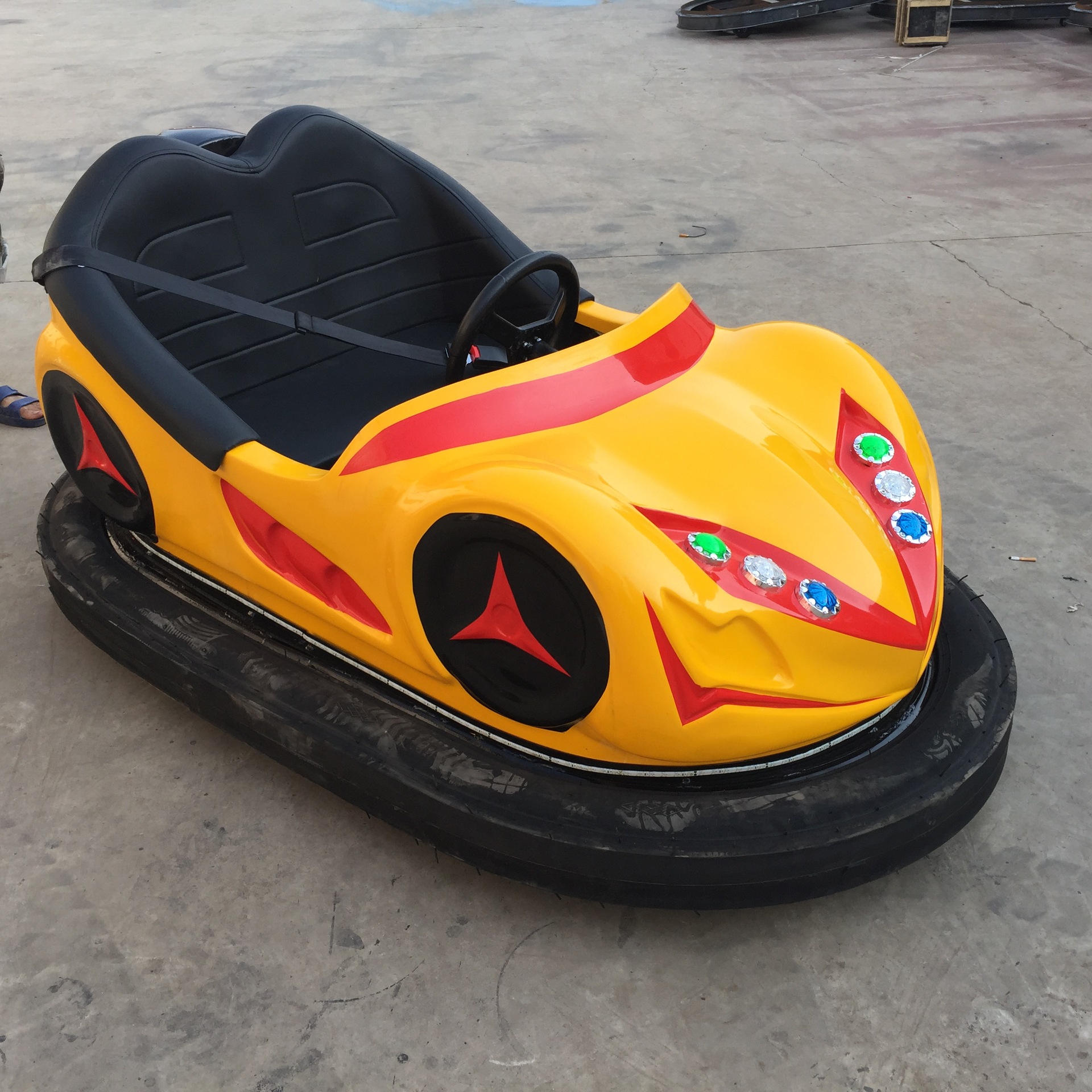 亲子座赛车款碰碰车设备儿童地网碰碰车电瓶车漂移碰碰车