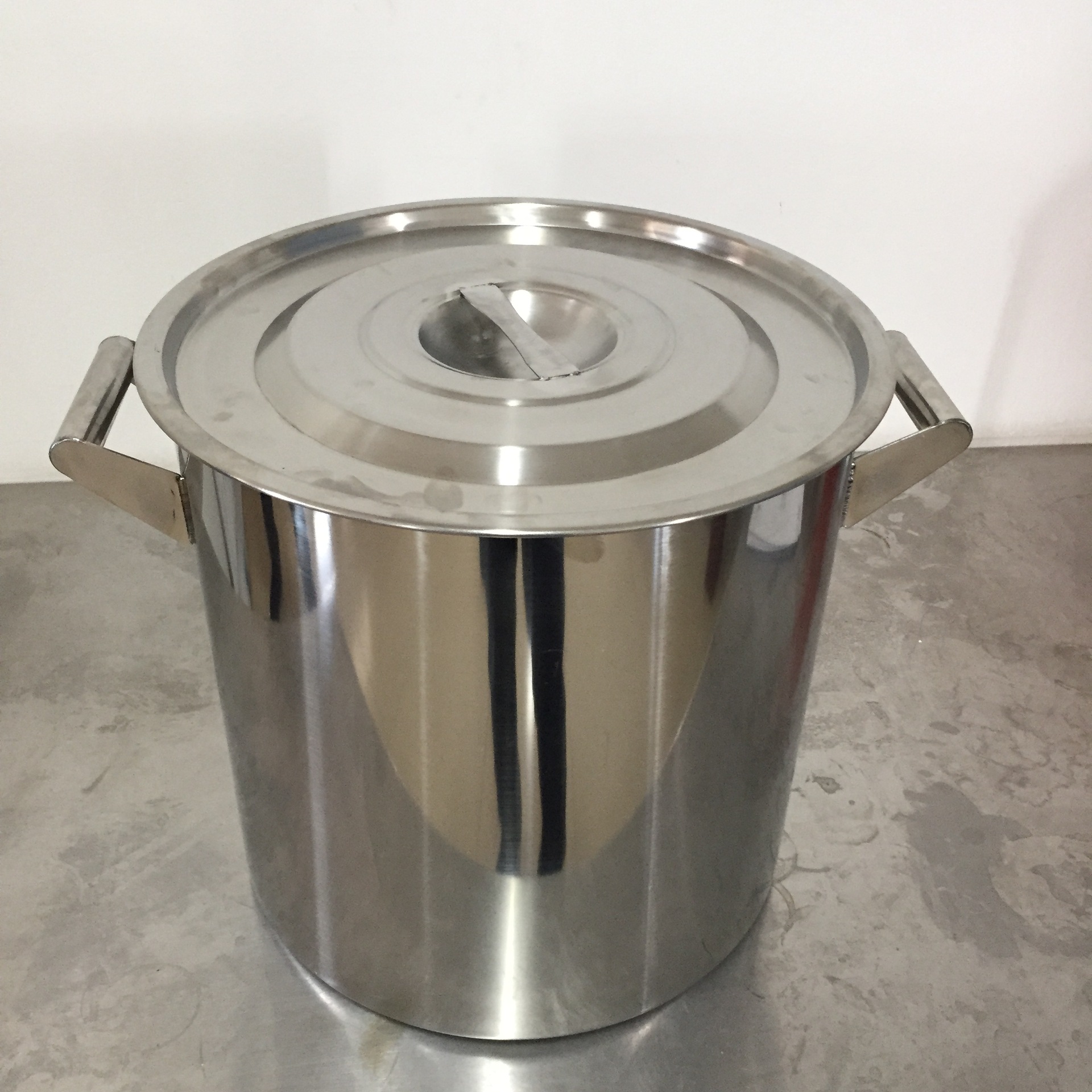 304不锈钢桶供应不锈钢密封桶加厚汤桶米桶工业304运输桶不锈钢桶