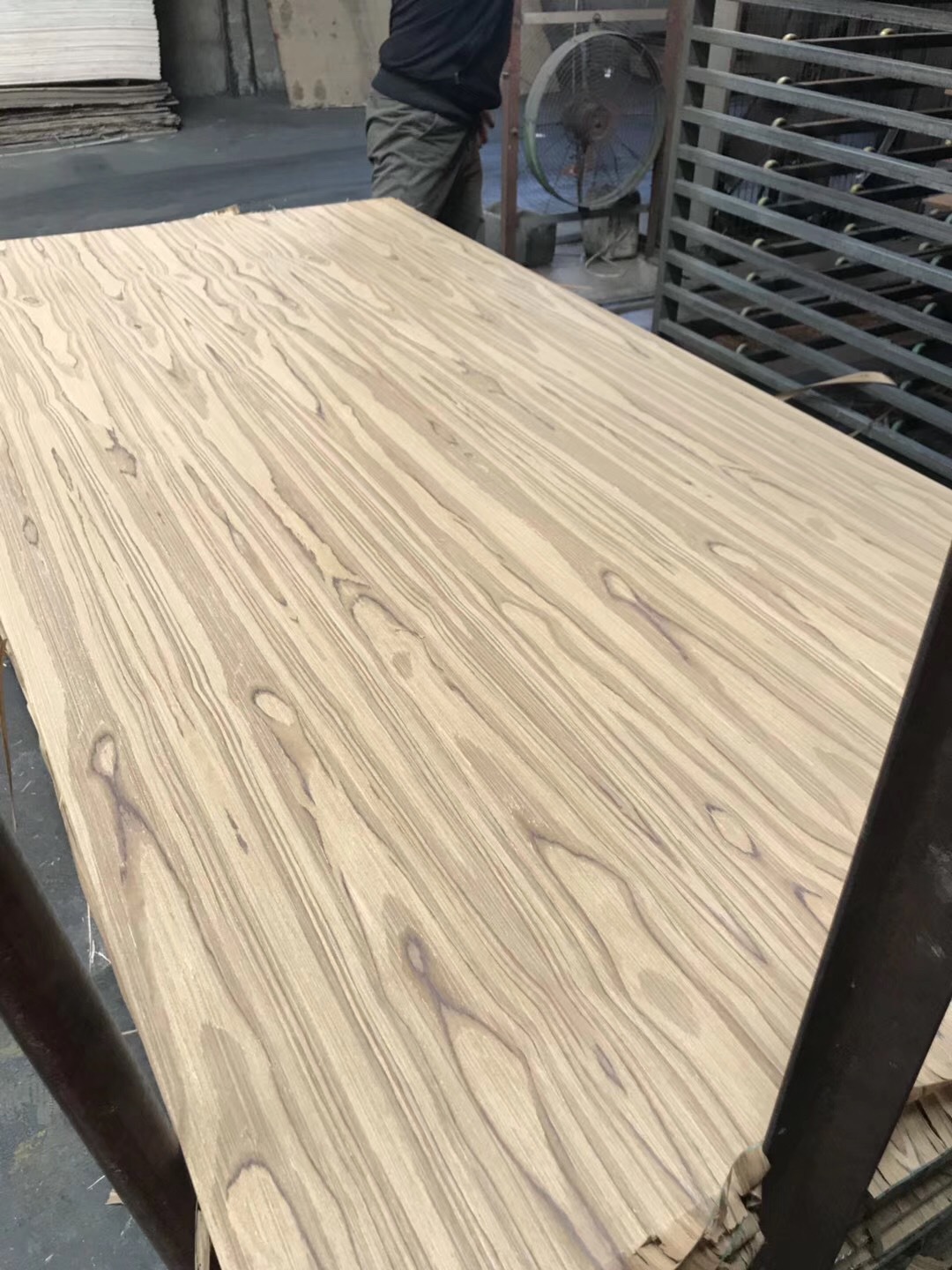 高档科技木花纹泰柚单双贴密度板