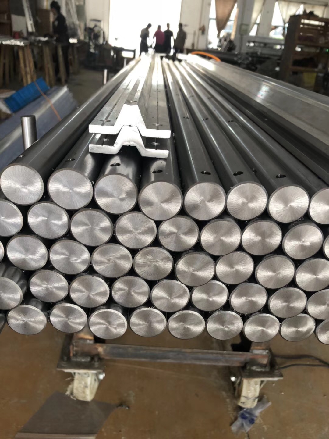 精密直线轴承钢光轴导轨软硬轴活塞杆木工导轨工厂直销出口