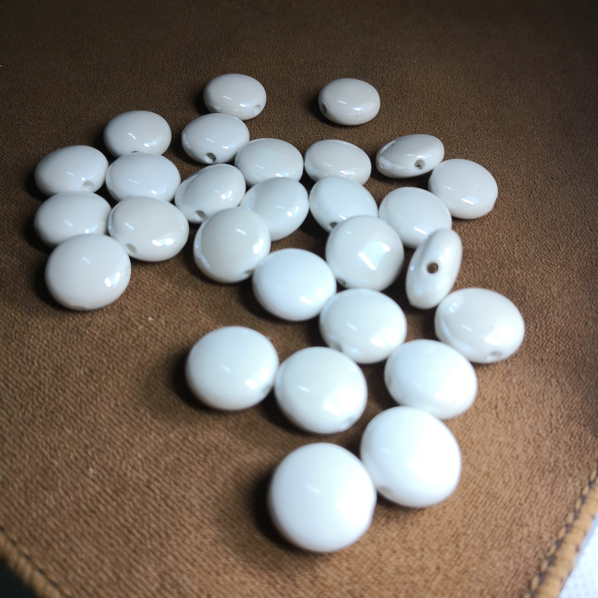 陶瓷珠子散珠扁片扁圆珠子 梦幻色手链珍珠釉配件手工diy饰品配件