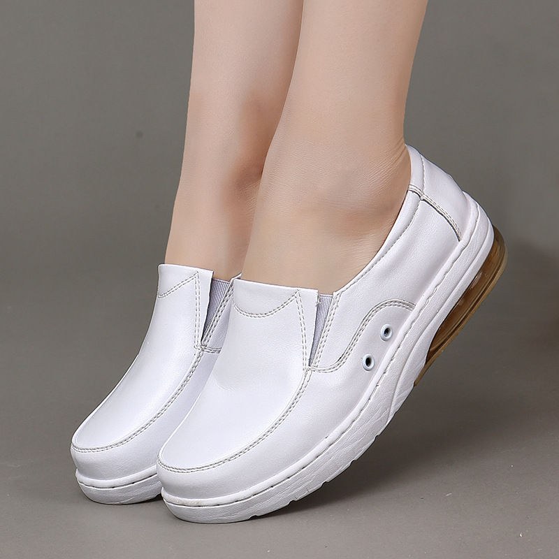 秋冬真皮护士鞋2019新款软底气垫白色坡跟透气防滑医院工作女鞋