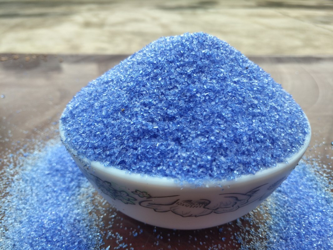 厂家供应原色玻璃砂 玻璃渣 碎玻璃 彩色玻璃块 彩色玻璃砂