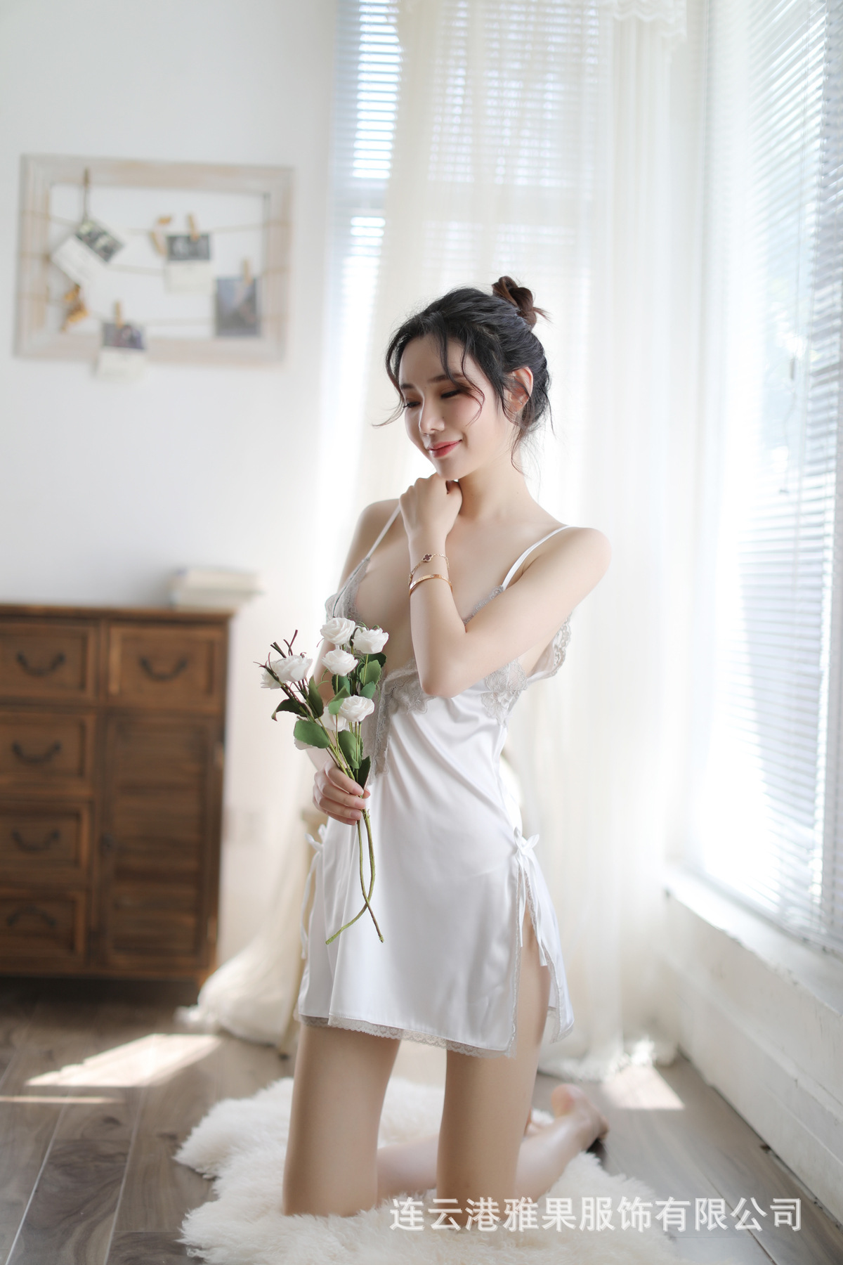 女生甜美性感吊带睡衣家居服诱惑无领蕾丝情趣内衣无袖短款睡裙