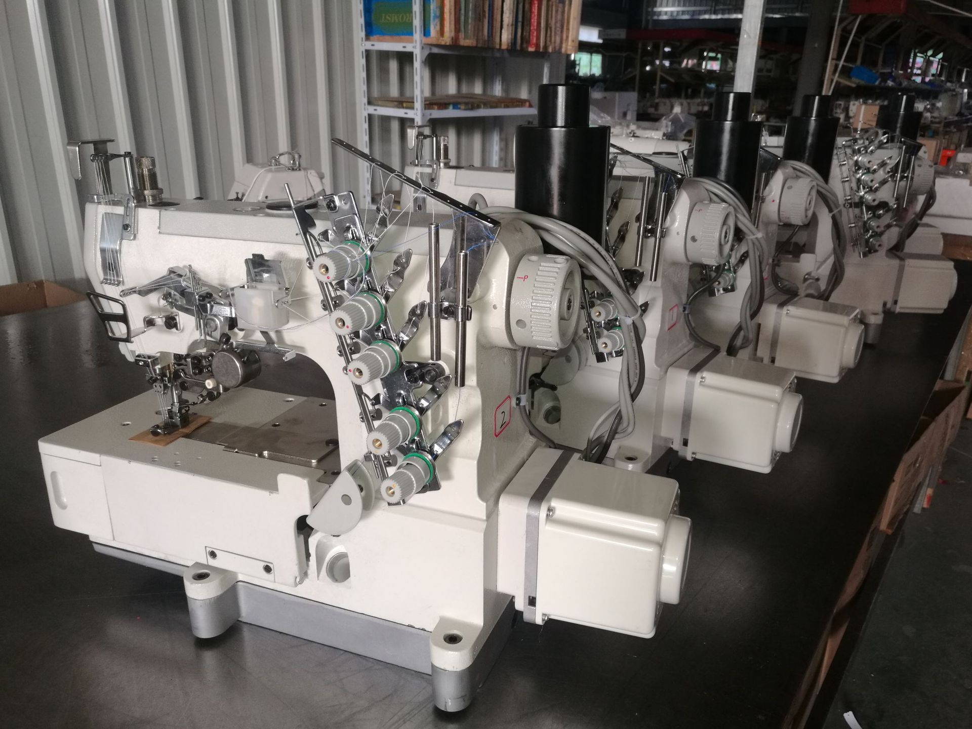 500三针五线高速绷缝机 飞马款t恤内衣运动衫的下摆折边用绷缝机