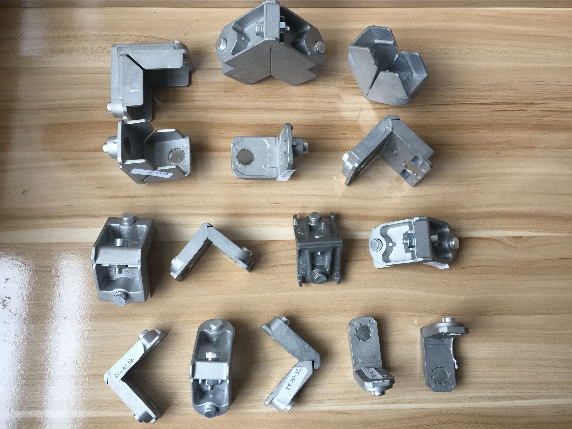 铝合金门窗角码aluminumcornerangle