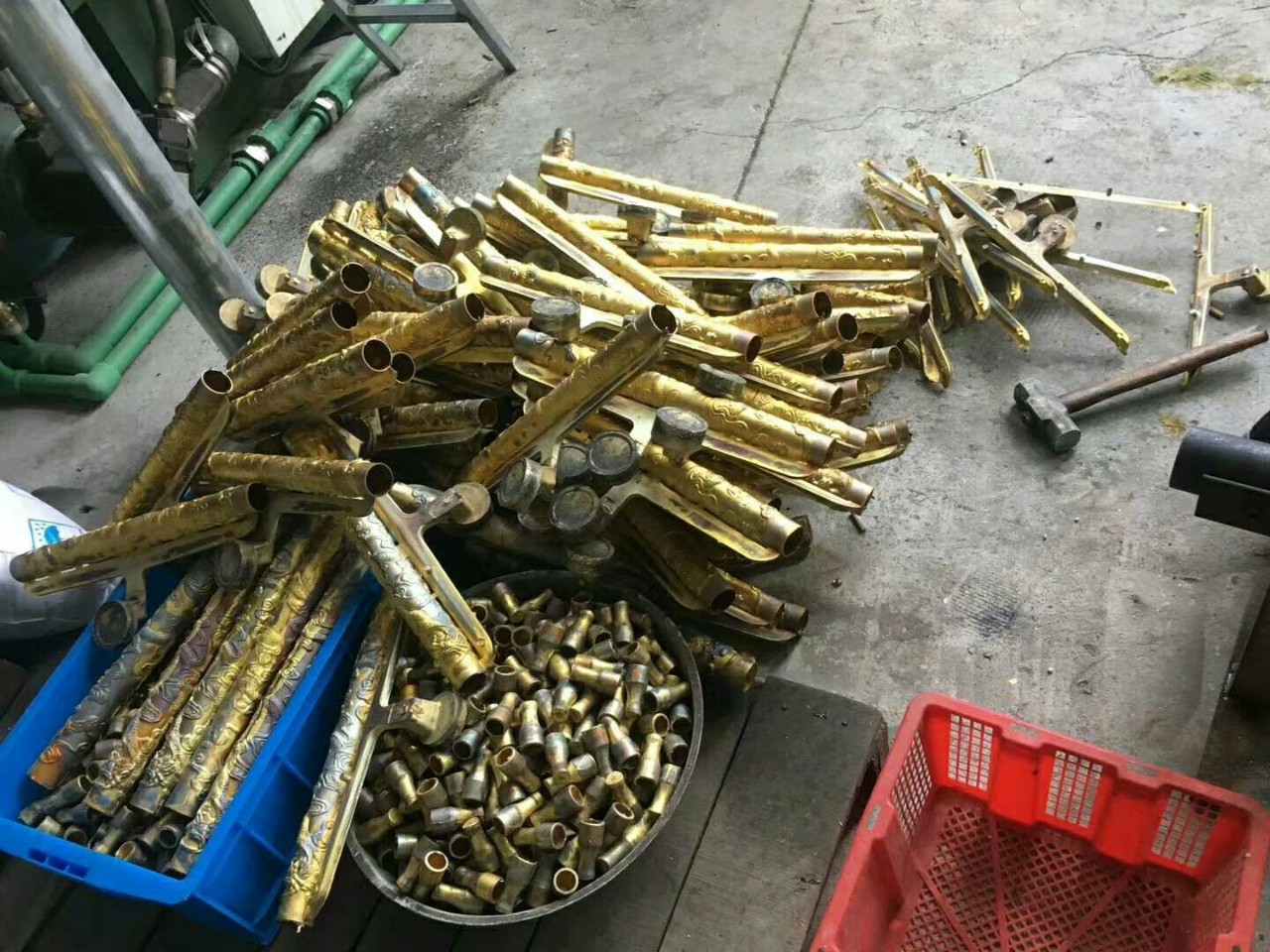 压铸黄铜大门面板压铸机铜黄大门拉手龙管压铸机真空锻造压铸机