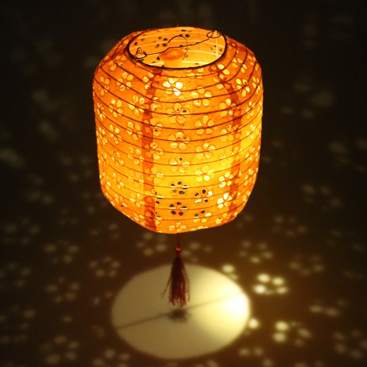 冬瓜形镂空灯笼 椭圆形落水纸灯笼 古典复古舞台手提发光灯笼