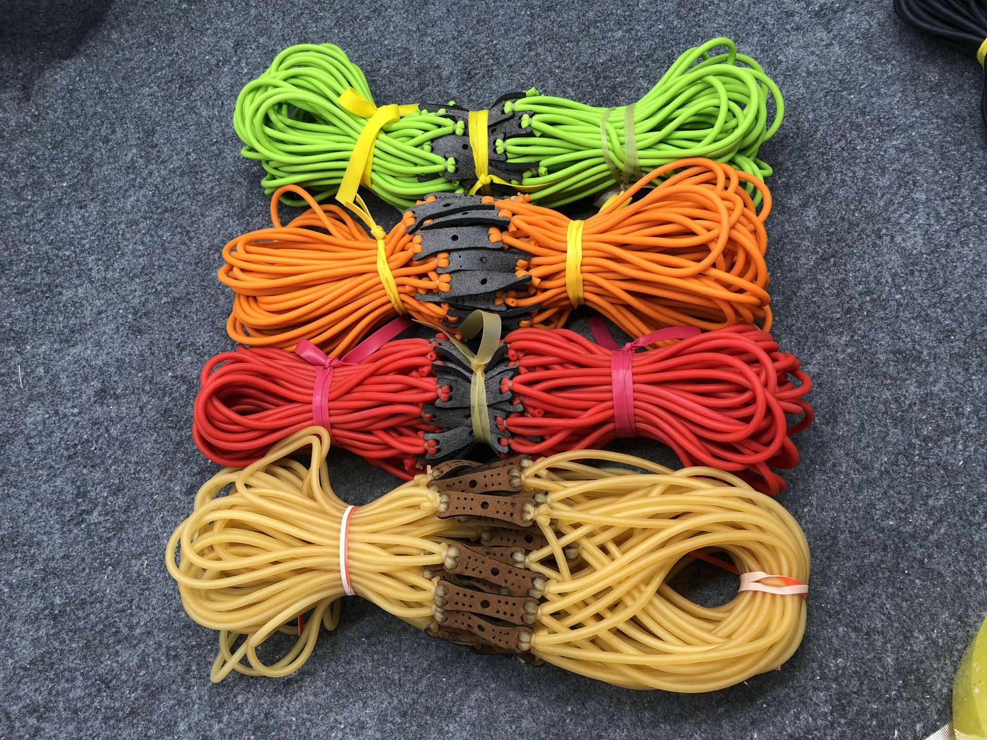 弹弓皮筋厂家 1745传统皮筋组弹弓用1842 2050超纤皮兜乳胶管皮筋