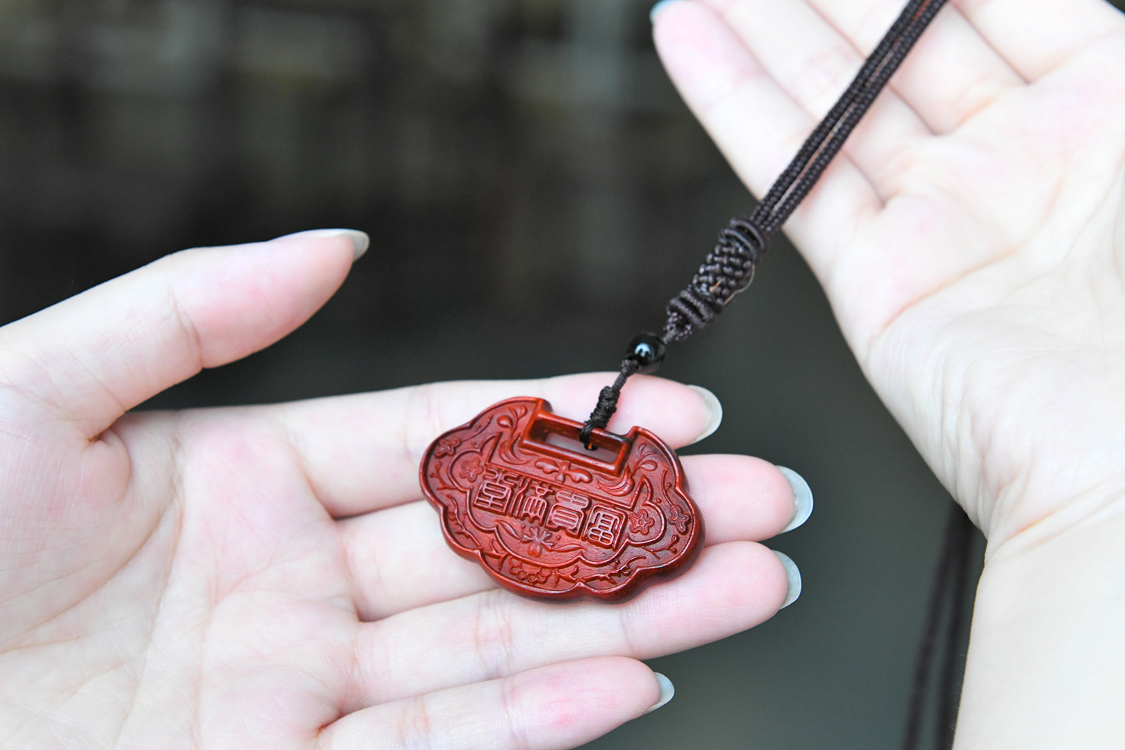 印度小叶紫檀富贵长命锁项链吊坠手把件批发中国风木质手工艺礼品