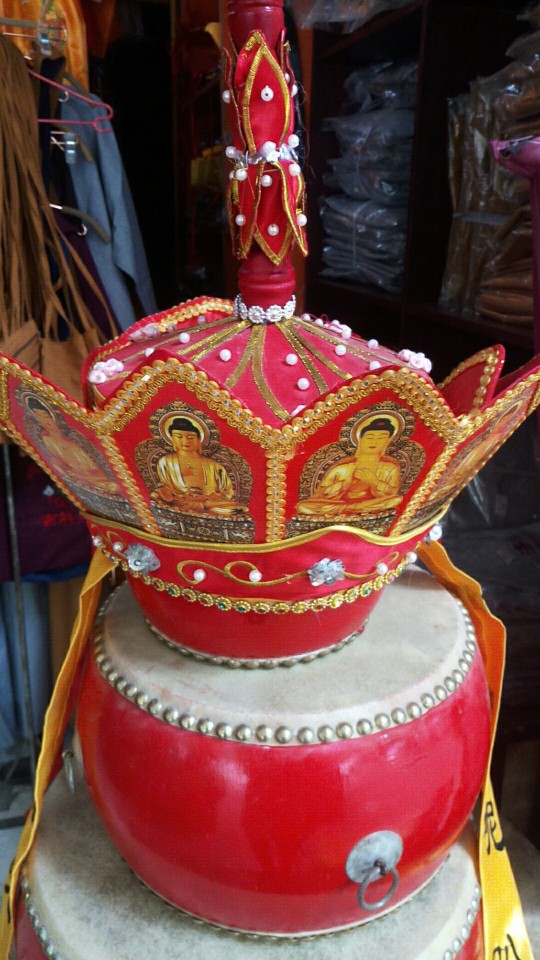 厂家批发法会布置品法衣法帽胶片串珠硬五佛帽毗卢帽