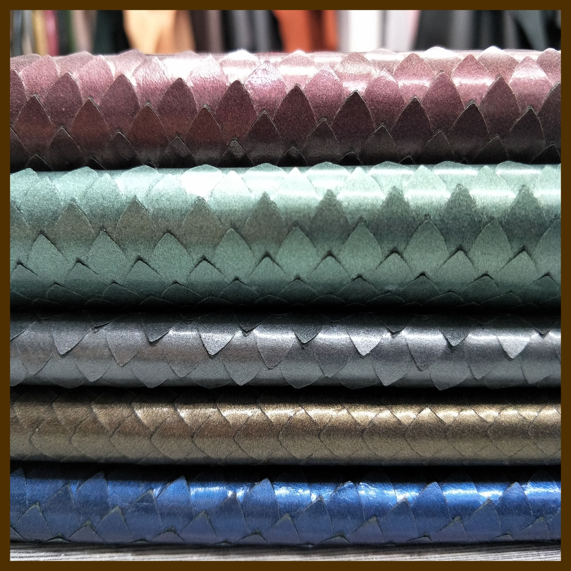 【彩鸿】开边珠头层牛皮 刀割鱼鳞纹鞋箱包 真皮皮料现货