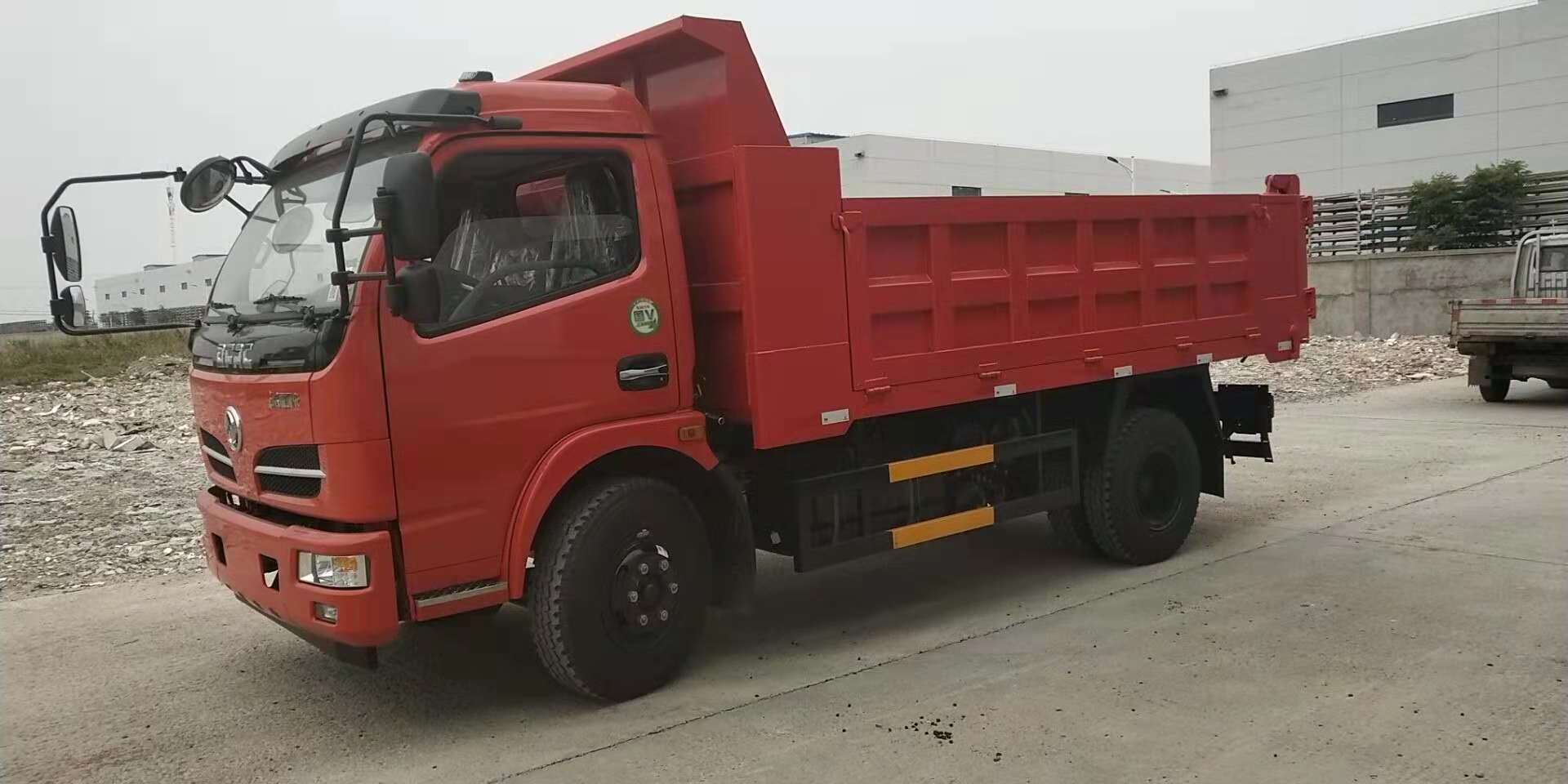 出口外贸渣土车 小型自卸车 4102 蓝牌 窄体驾驶室 4米2箱长