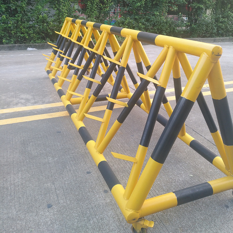 移动式拒马路障 防冲撞护栏带滑轮拒马 交通拒马护栏 收费站拒马