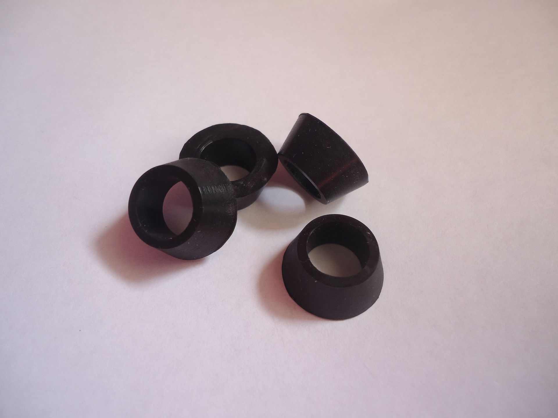 厂家供应 橡胶锥形套 两头通硅胶套 大小头橡胶过线套 保护套