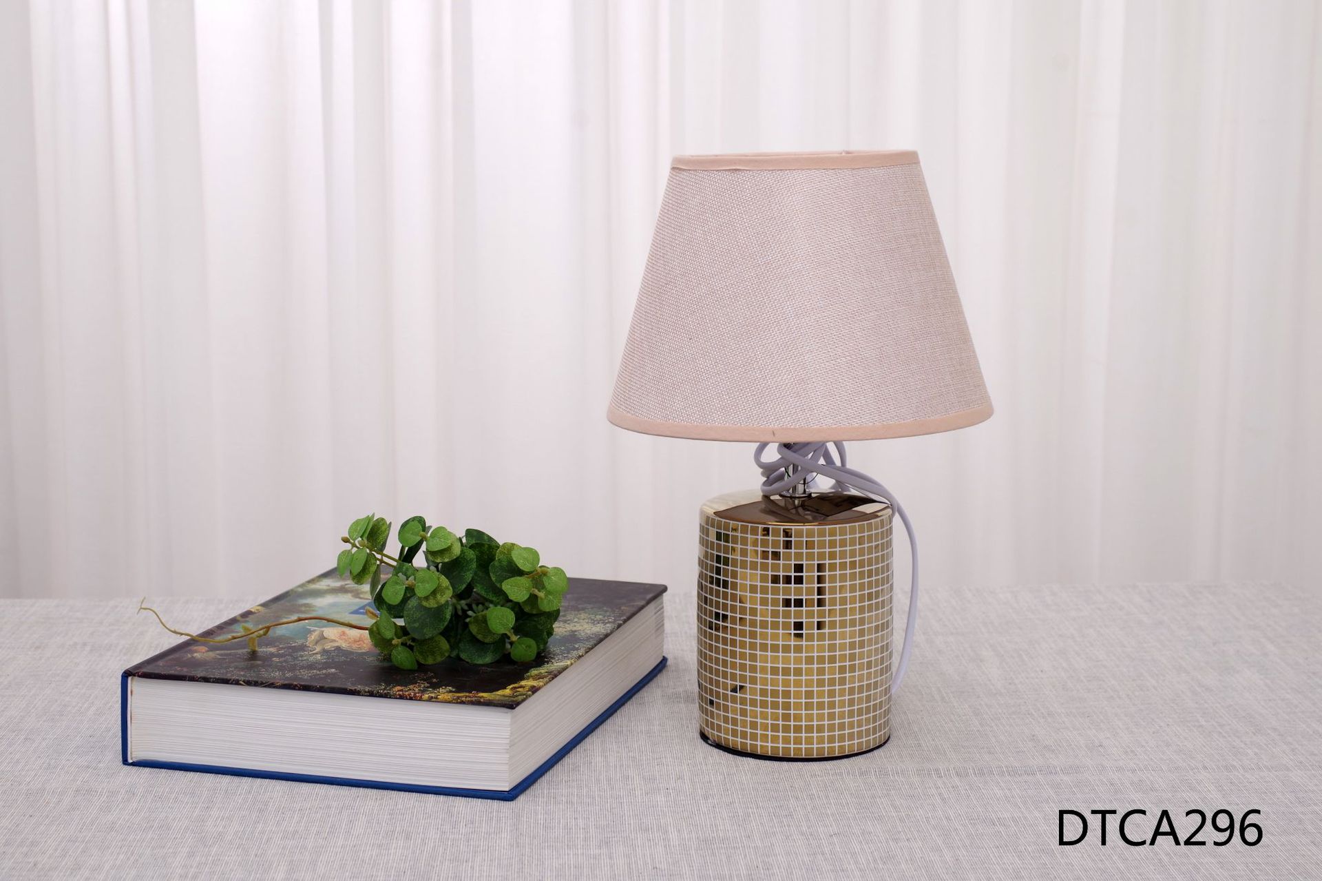 陶瓷电镀台灯 桌面摆设陶瓷电镀金色台灯 精致金色电镀陶瓷台灯