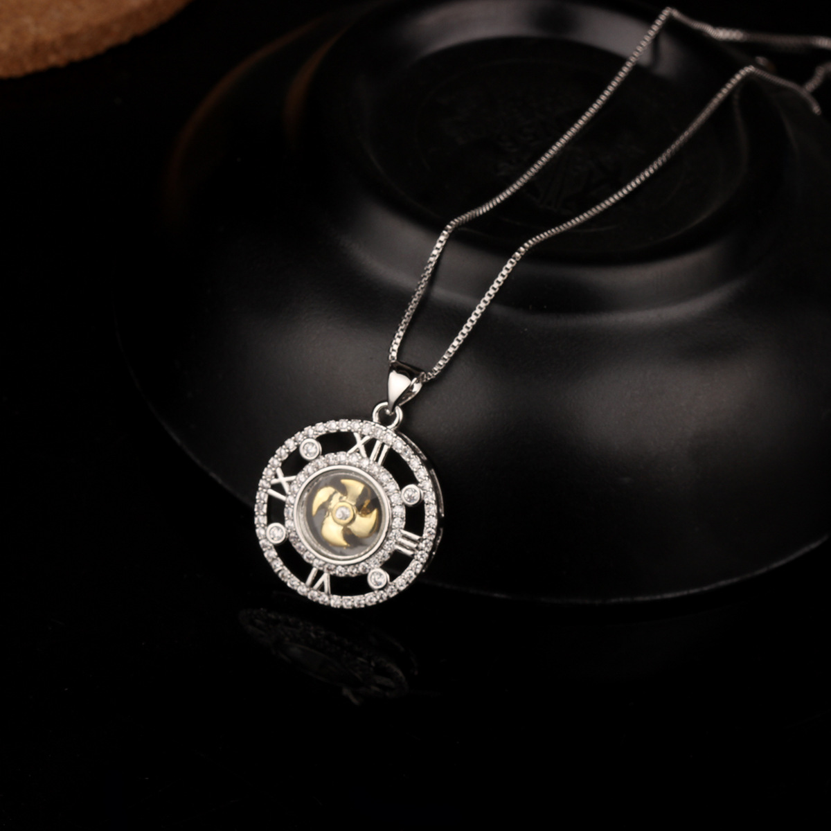 外贸复古时来运转满钻时钟 东南亚女士可旋转风车钟表吊坠