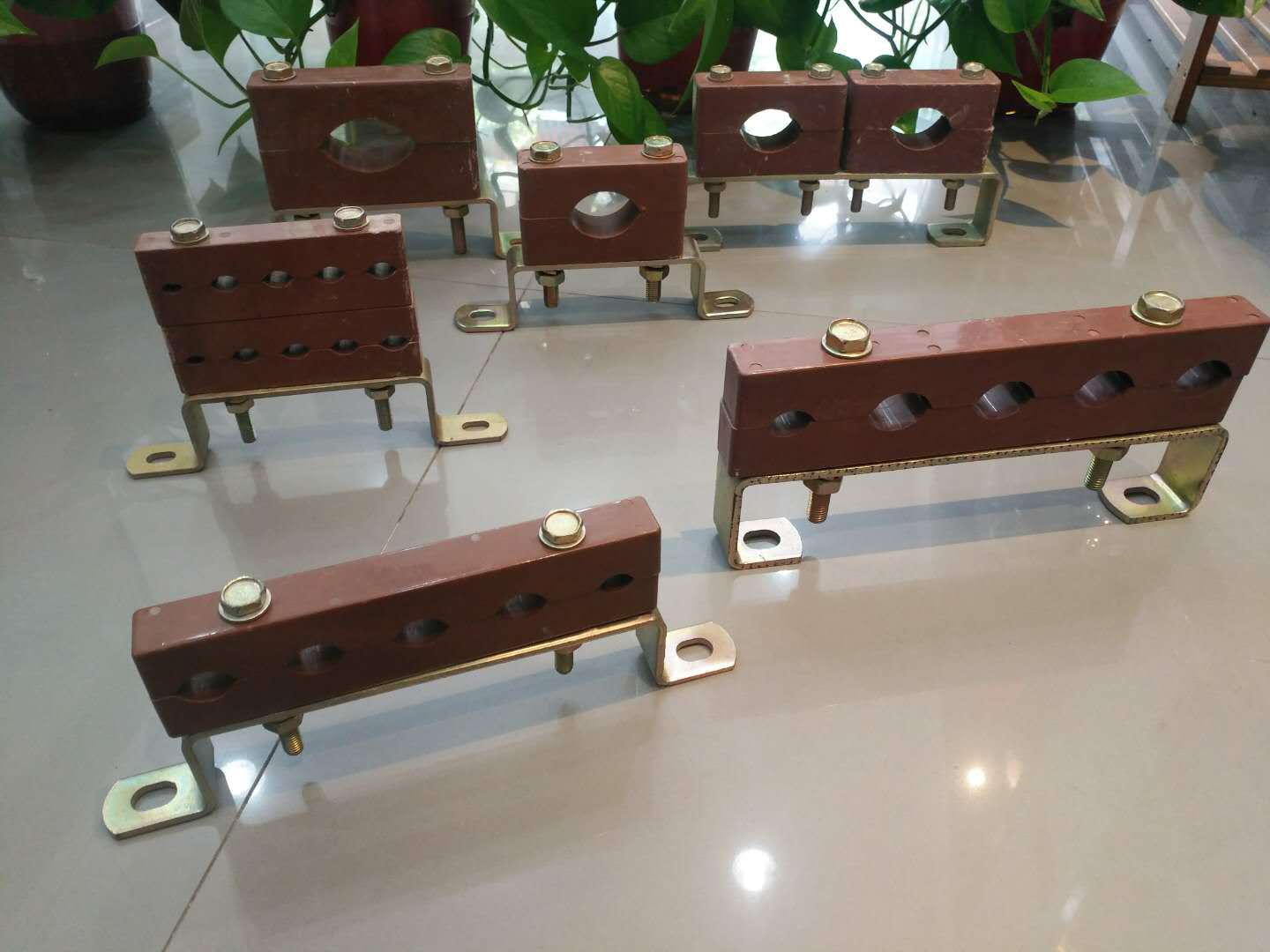 分支电缆附件防涡流线夹电缆夹电缆支架