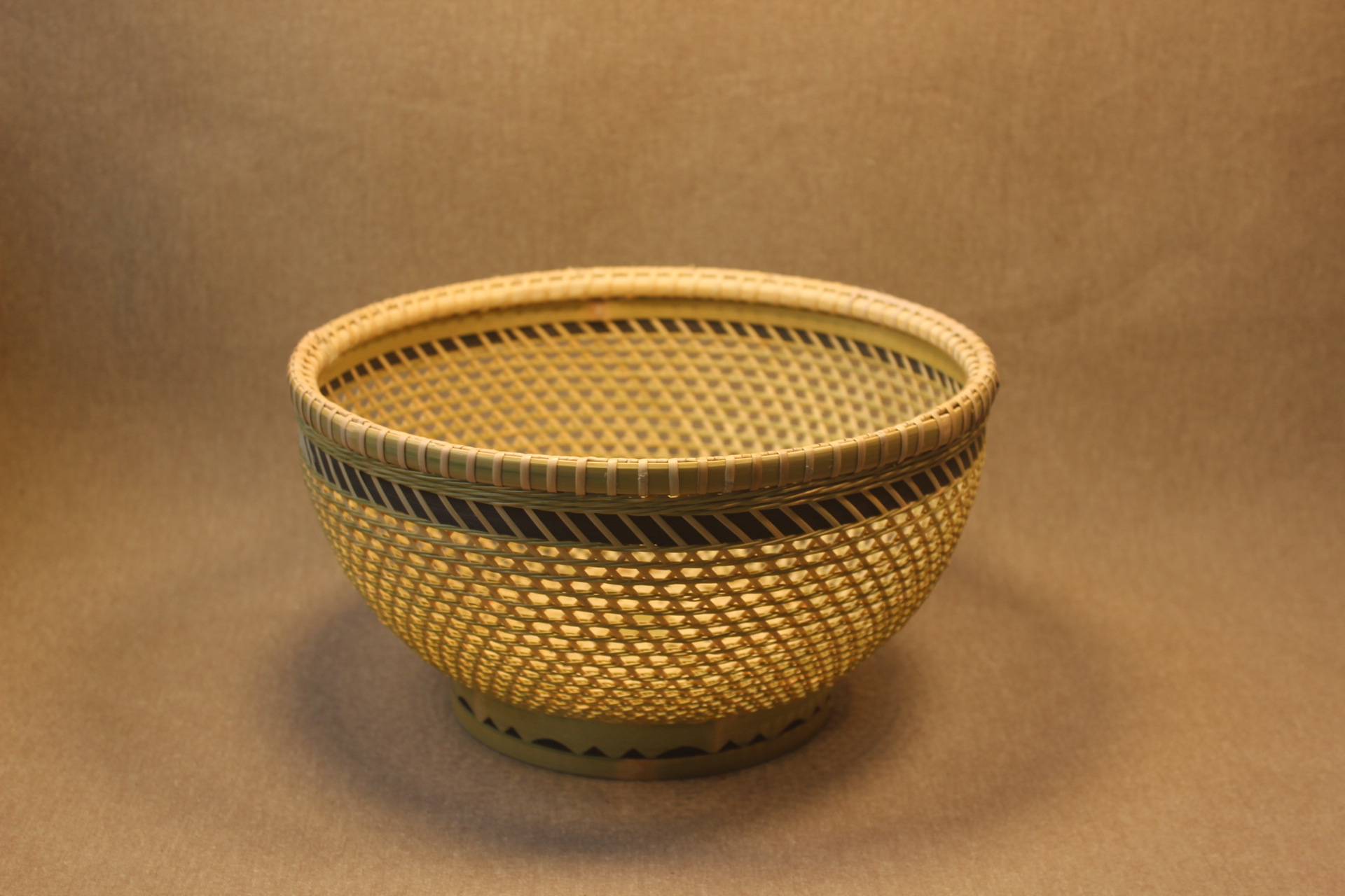 竹制品厂家直销纯手工竹编复古果盘 瓜果篮 竹工艺制品