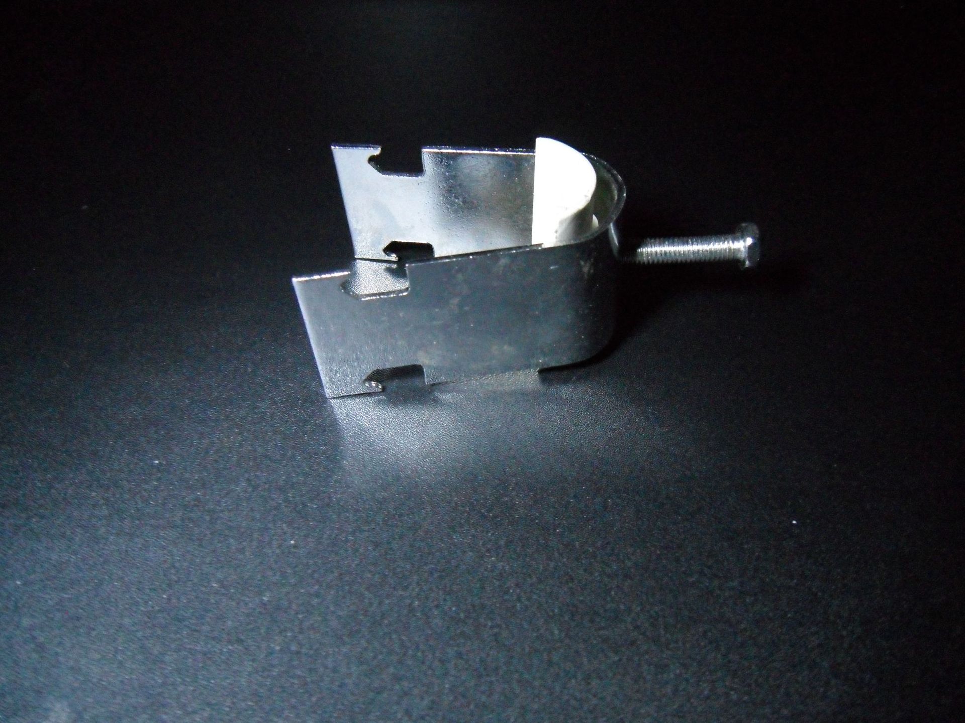 k07桥架电缆固定电缆卡 c型槽电缆夹具 定制电缆卡可来图来样