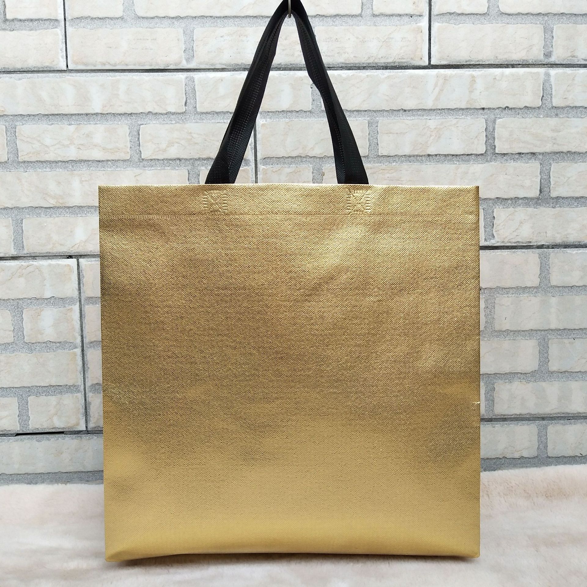 厂家直供一次成型立体袋 镭射手提购物袋  腹膜手提袋子 超市通用