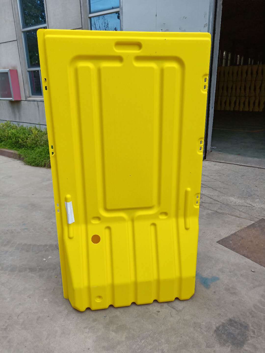 厂家供应 水马围挡 注水防护挡板 市政塑料防护施工围挡挡板-阿里巴巴