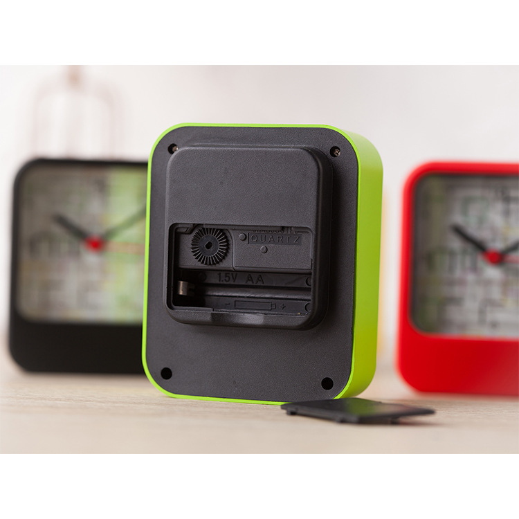 新款创意迷宫模型儿童学生迷你电池闹钟 厂家批发低价直销现货