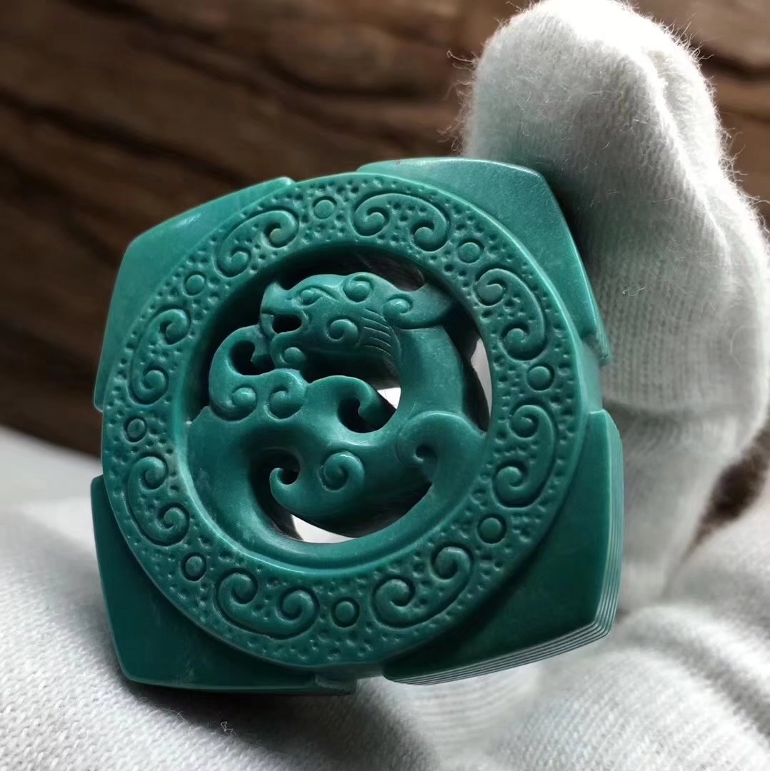 纯天然原矿无忧化秦古绿高瓷绿松石精工雕刻仿古龙把件 产地价格