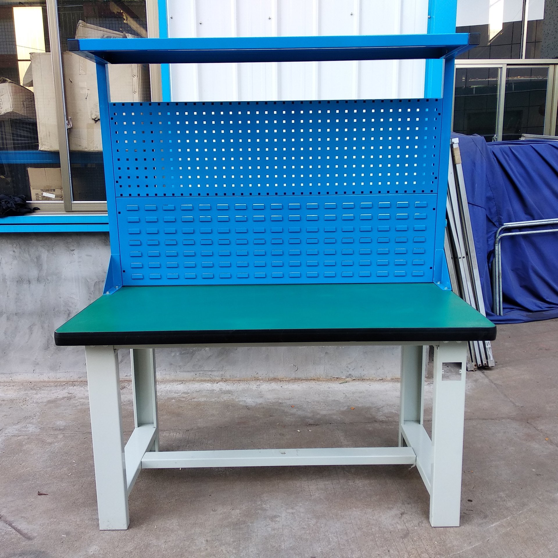 厂家供应定制方孔百叶挂板工作台 防静电桌面手工装配操作台
