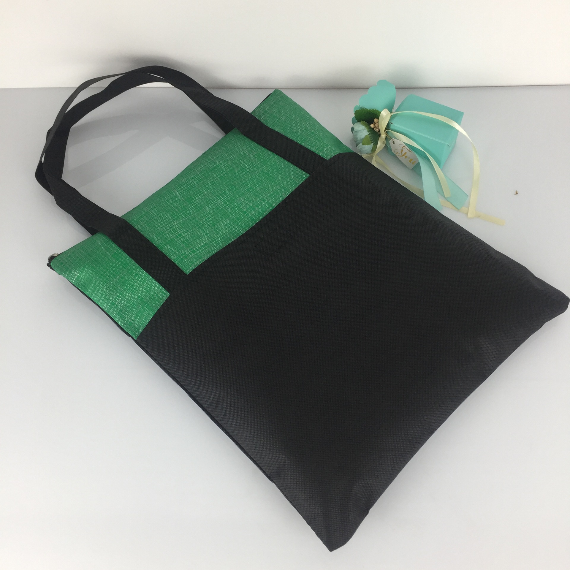 厂家供应无纺布袋定做定制logo折叠拉链无纺布环保袋广告礼品袋