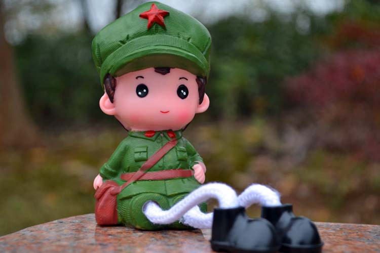 新款革命红军娃娃四口之家吊脚摆件装饰工艺礼品产地货源厂家批发