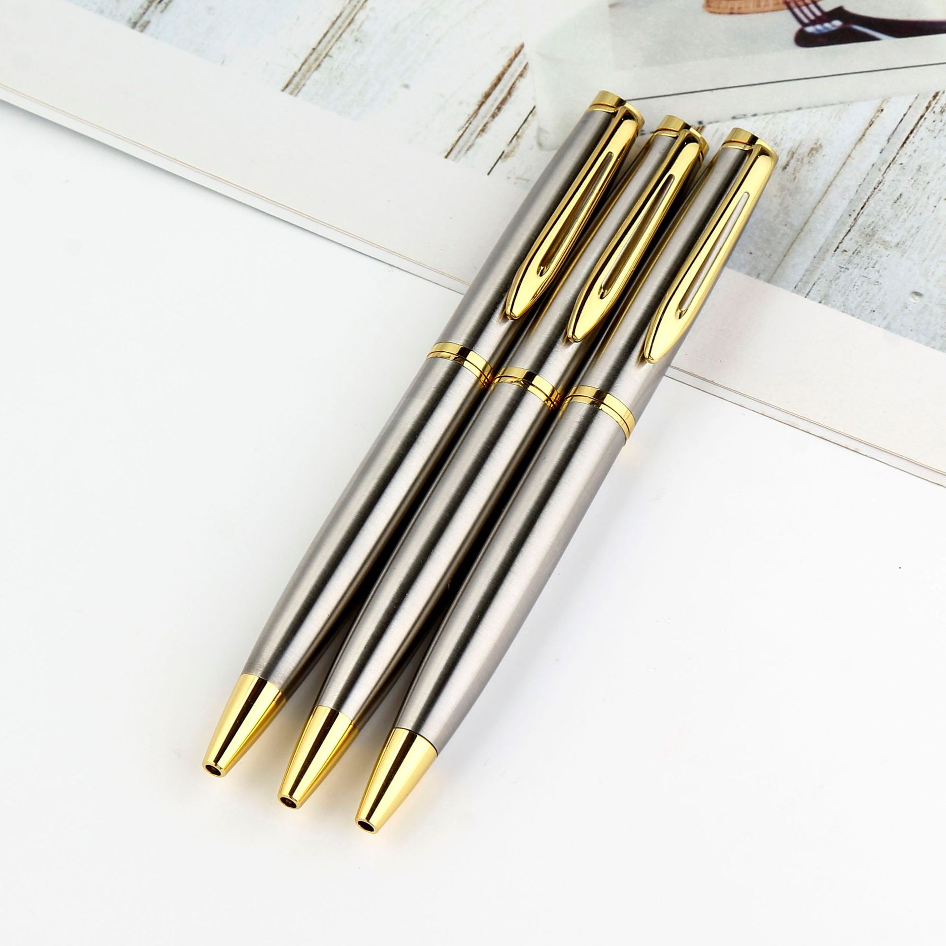 工厂直供斜头新款金属圆珠笔钢杆商务签字笔中性笔多色可印logo