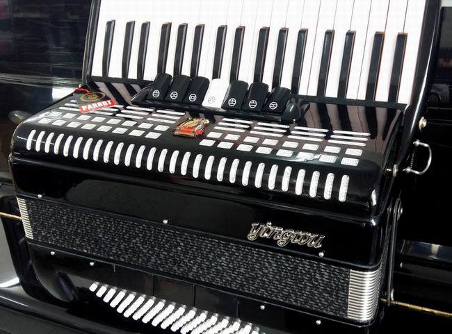 【供应】鹦鹉牌 80贝司手风琴 37键yw870【原厂正品】批发