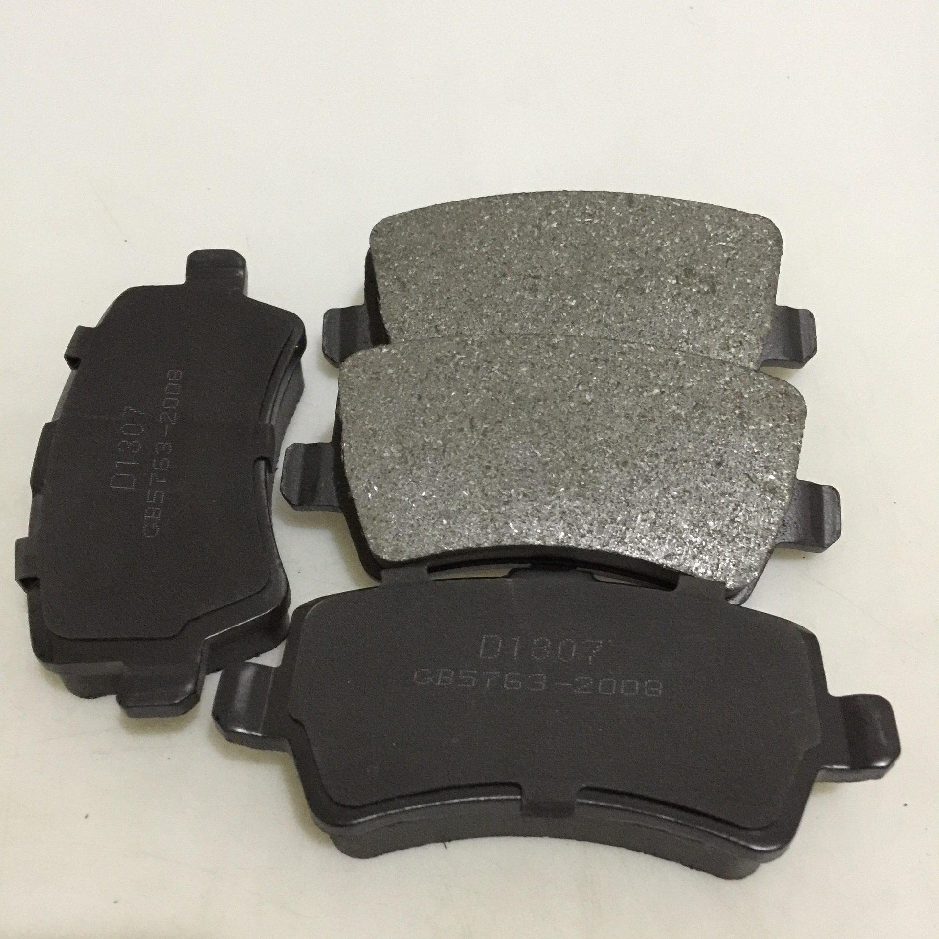 适用于沃尔沃s80后刹车片 s60路虎神行者2 揽胜极光 陶瓷片d1307