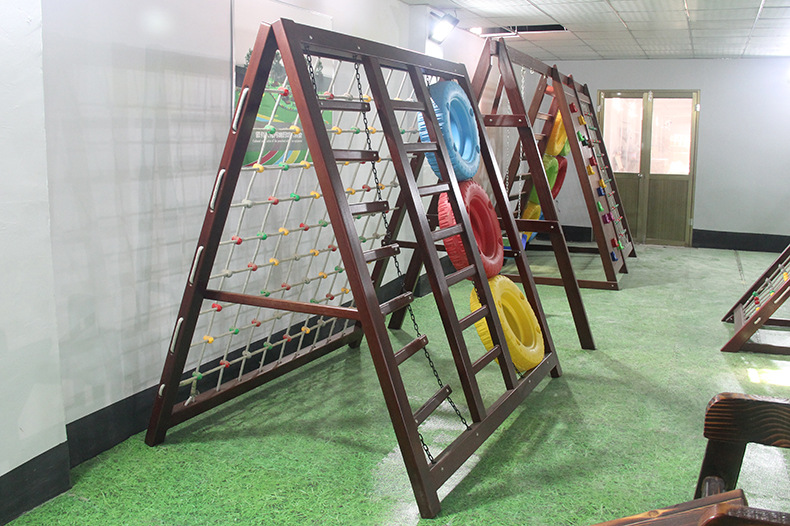 儿童拓展乐园户外新款木质儿童爬网幼儿园攀岩墙大型游乐攀爬墙