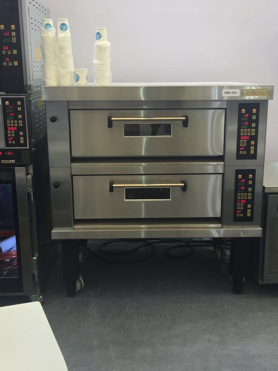 新麦面包房sm-522两层四盘电烤箱sm2-522电烤炉丹麦层炉sinmag