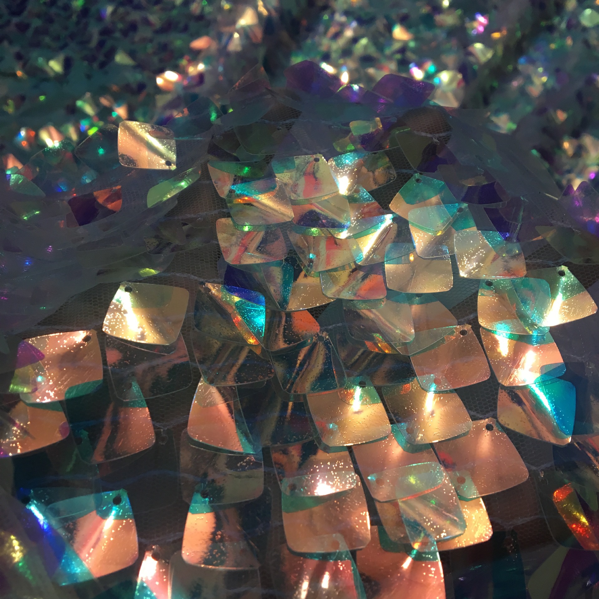 现货特价 瓜子方形亮片布料 凹凸大亮片女装连衣珠片绣 绣花布