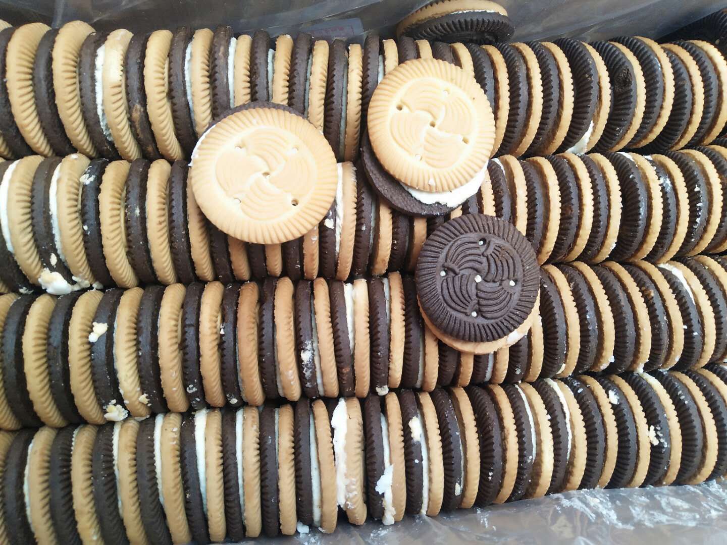 香乐白加黑夹心饼干 巧克力夹心饼干 夹心散饼干7.2斤