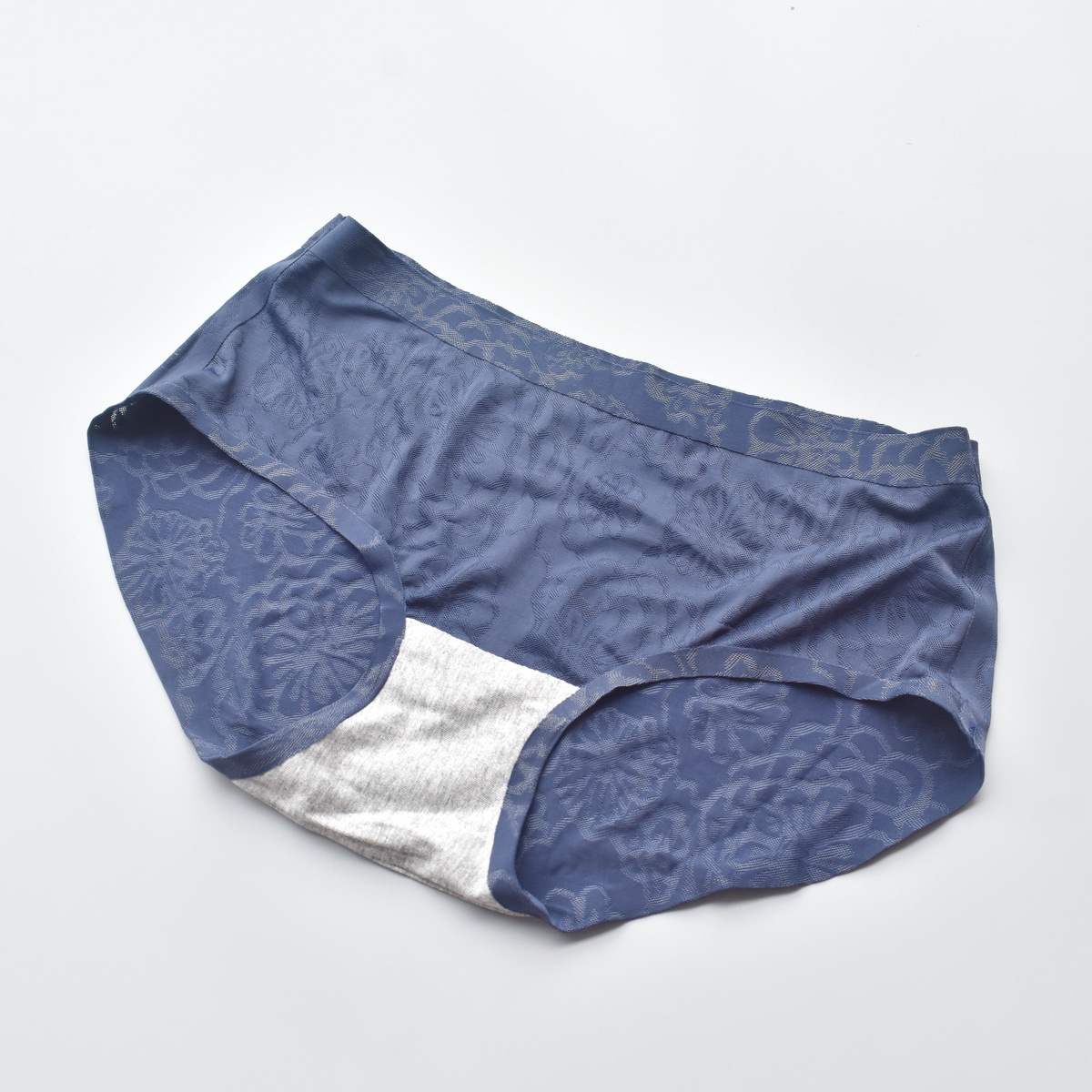 爆款一片式无痕冰丝女内裤大码女士性感中腰底裤纯棉三角裤批发