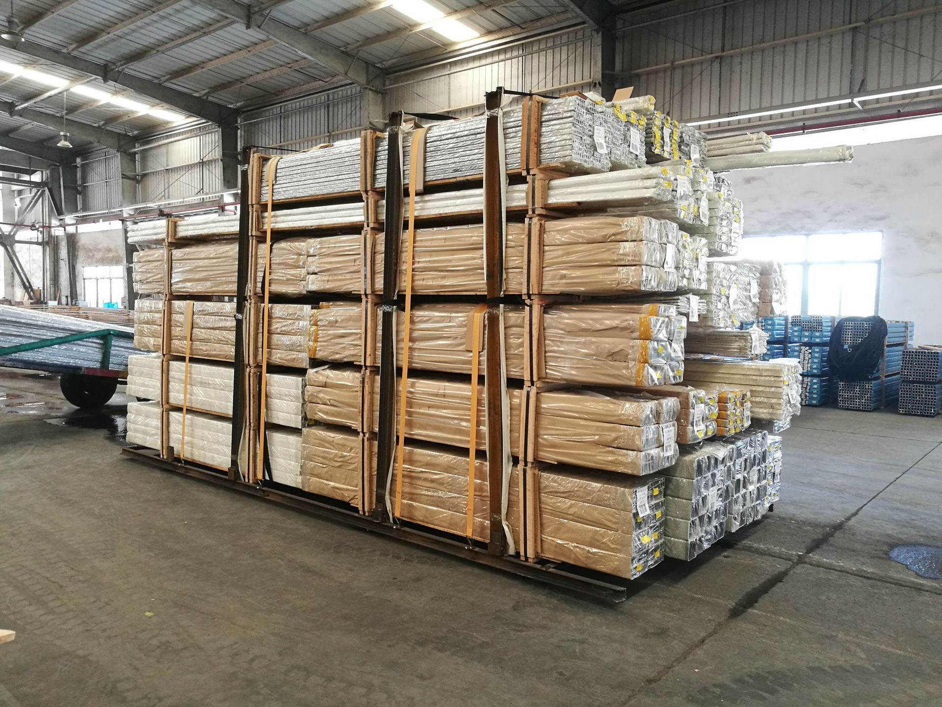 广东铝合金门窗型材厂家,广东断桥隔热,广东门窗铝材及配件