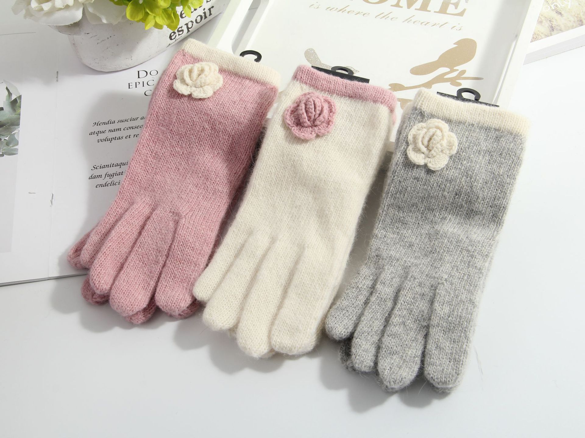 名媛风秋冬新款可爱淑女立体花朵针织羊毛手套女薄款保暖分指手套