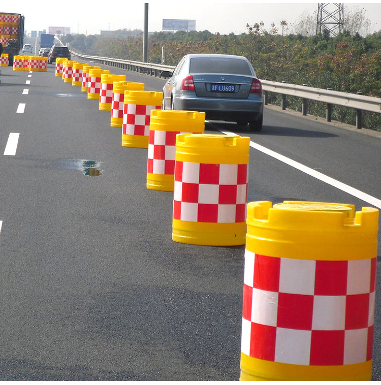 厂家供应滚塑|吹塑防撞桶|可灌沙灌水|高速道路隔离防撞分流桶