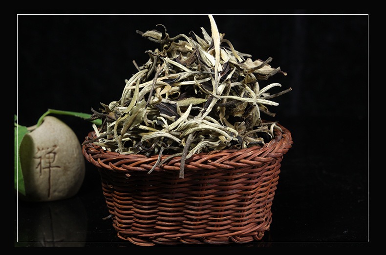 雨林悠乐-基诺山普洱茶2019年春茶月光白散茶500g