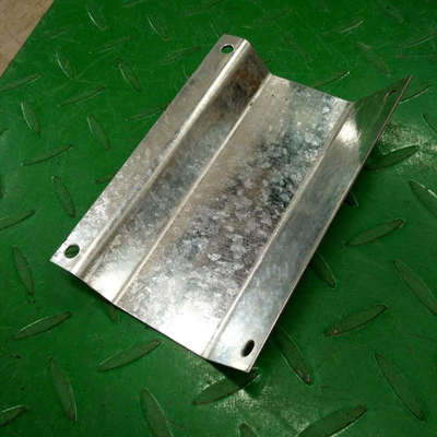 厂家供应批发大棚配件热镀锌连栋薄膜积露槽连接片