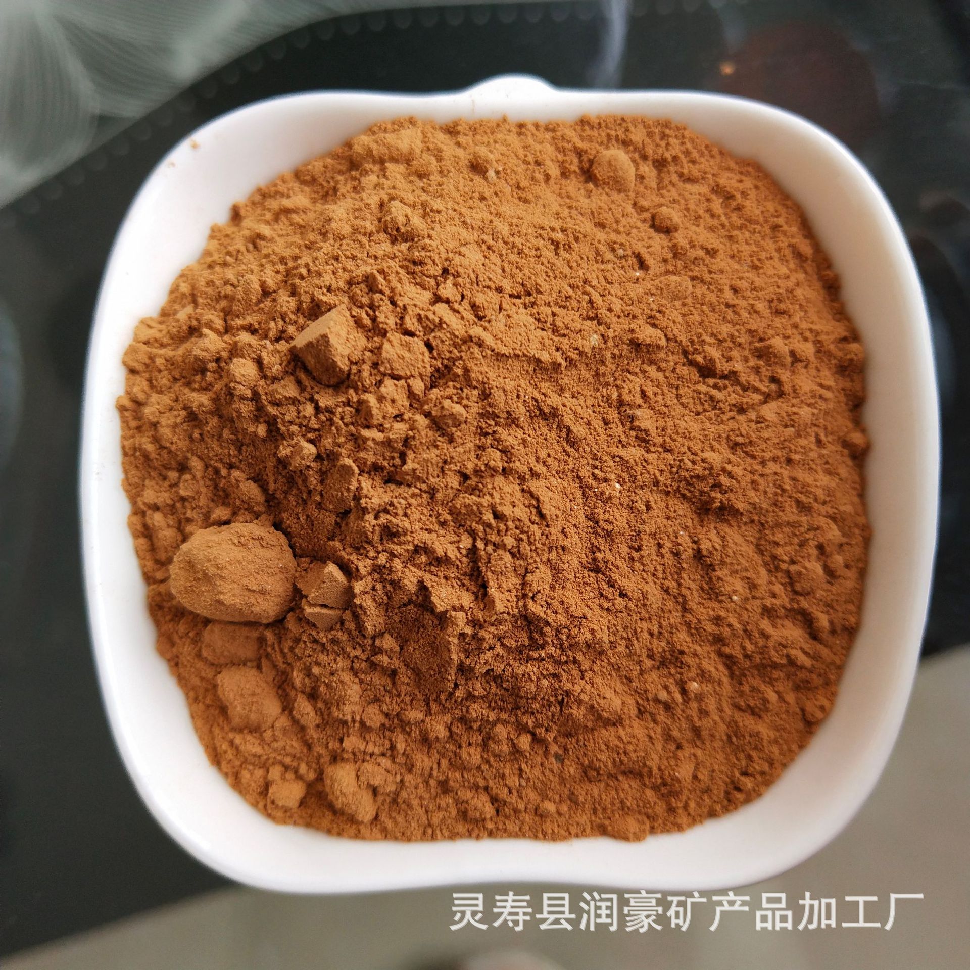 矿物成分复杂,主要由高岭石,水白云母,蒙脱石,石英和长石组成.