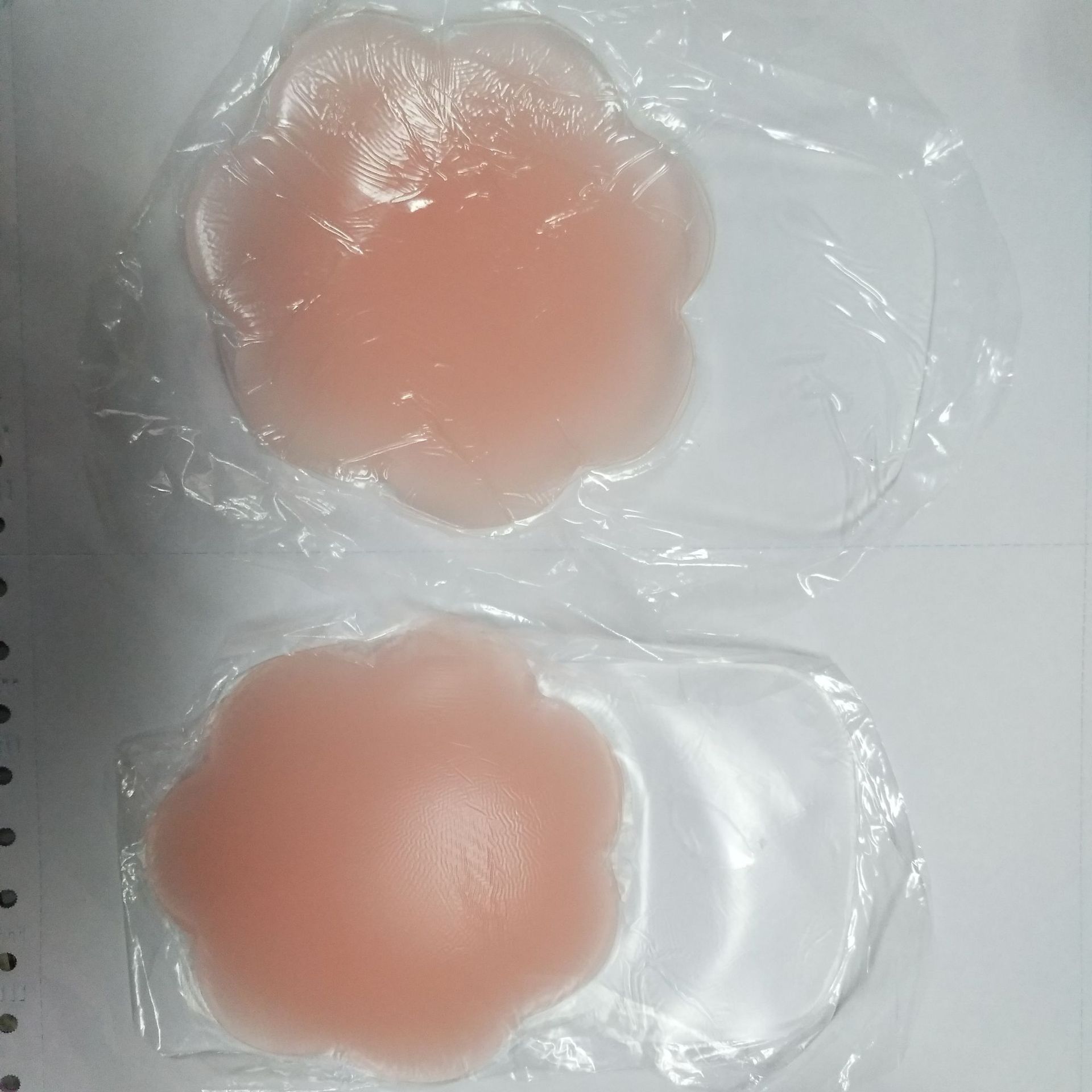 100%纯硅胶小乳贴 胸贴自沾防脱游泳隐形胸贴 提拉胸贴可重复使用