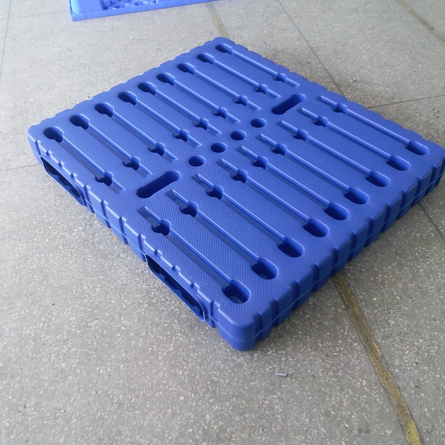 东莞厂家供应 双面吹塑卡板 粮油仓储运输塑料托盘 可印字